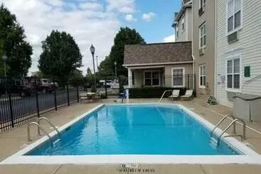 ホテル Hawthorn Suites By Wyndham Louisville North