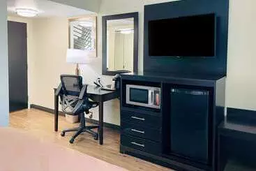 Отель Quality Inn & Suites Lake Charles South