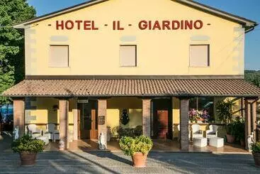 ベッドアンドブレックファースト Ristorante Il Giardino