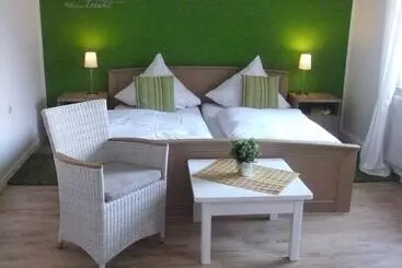 ホテル Landgasthof Zum Adler