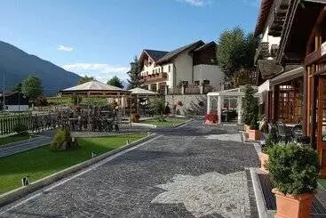 ホテル Albergo Edelweiss   Larespa