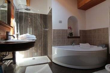 בית מלון כפרי Albergo Edelweiss   Larespa