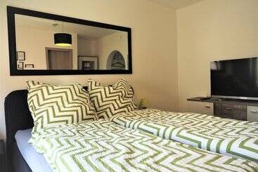 קוטג'' Korkenzieher Restaurant Café