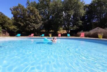 住宿加早餐  Le Mas Des 3 Anes