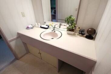 Sakahijiri Hotel In Futtsu