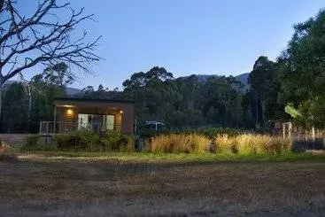 Tyenna River Cottage