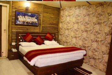 Glamwood Resort Dhanaulti, Ranked 1 In Dhanaulti
