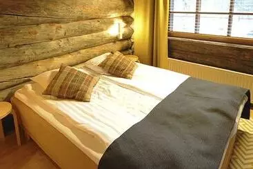 Hotel Kuukkeli Log Houses Teerenpesä