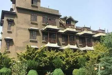 Hotel Blossoms Village Resort