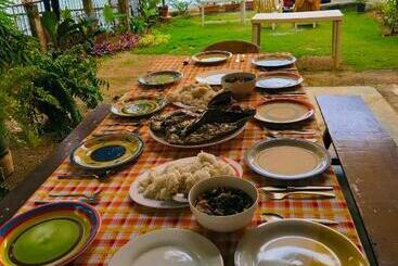 בית מלון כפרי Rene's Diverslounge Resort