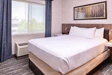 هتل Hilton Garden Inn Bend