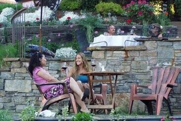 Отель Inn at Sand Creek