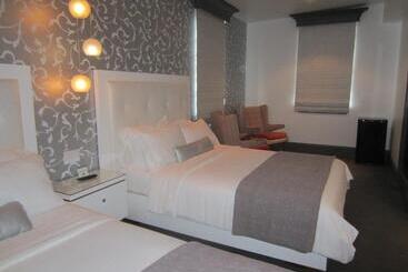 ホテル La Pensione