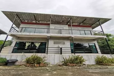 ホテル Oyo 1167 Ban Pa Rim Khuean