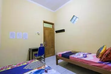 Hotel Spot On 2440 Wallet Family Residence Syariah