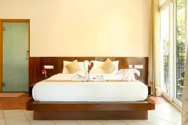 Hotel Kuruva Island Resort And Spa By Kabini Breeze, Wayanad