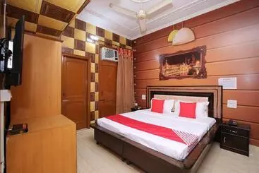 Hotel Ess Enterprises