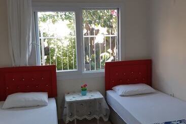 בית מלון כפרי Duru Pansion Arsuz