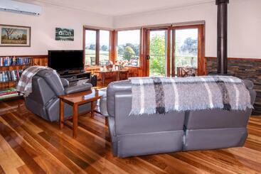 בית מלון כפרי Raynella Alpaca Farmstay