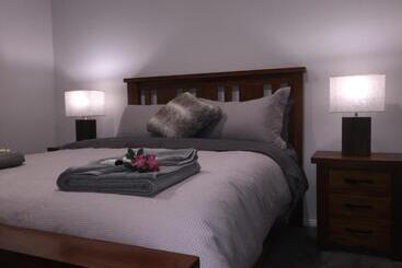 Отель Swagmans Homestead