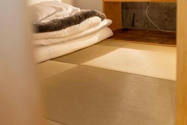 Iwashi Building Hostel