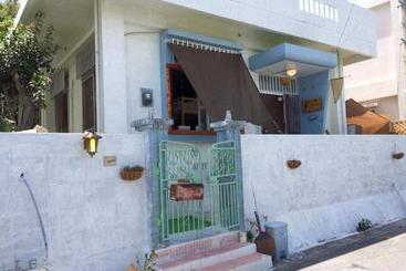 Pensió Guest House Amawari 10