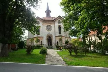 Retkeilymaja Hostinec U Janatů S Ubytováním