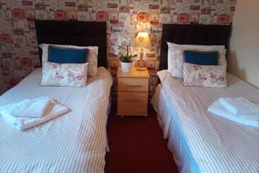 مبيت وإفطار Fox And Hounds Country Inn