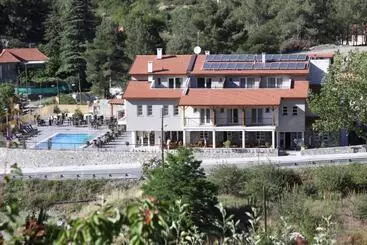 Livadia Hotel Kyperounta