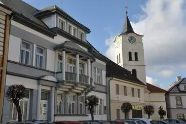 Majatalo Apartmány Vila Týniště