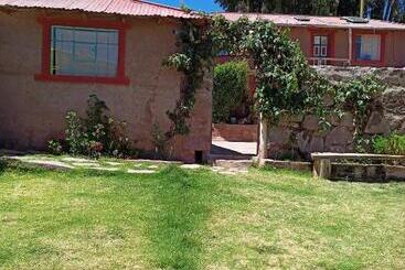 Hostel Taquile Familia Celso