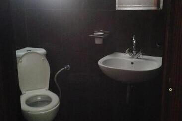 酒店 Popsokol House