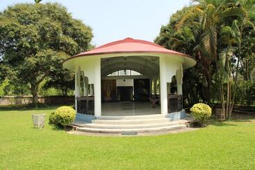 Lomakeskus Thengal Manor