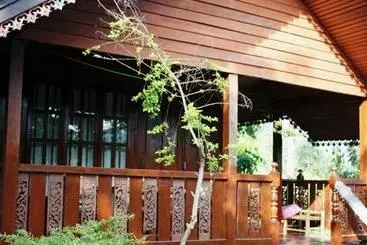 استراحتگاه Utopia House Phangan