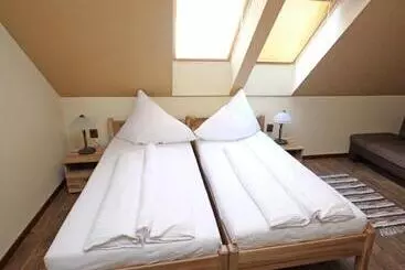 Majatalo Penzión Kállai A Vináreň