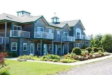 Retkeilymaja Ned S Landing At Spry Point And The Barn At Spry Point