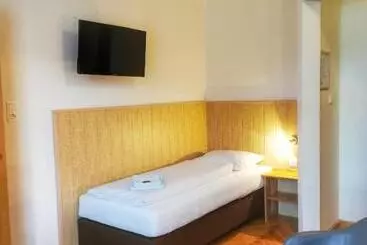 Bed and Breakfast Pension Zuser