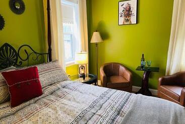 Forest & Lake Pei Bed & Breakfast