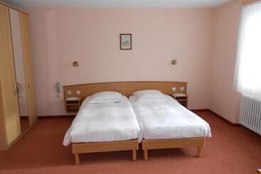 فندق Hôtel Restaurant Roess