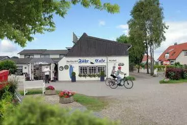 ペンション Restaurant Faehr Cafe