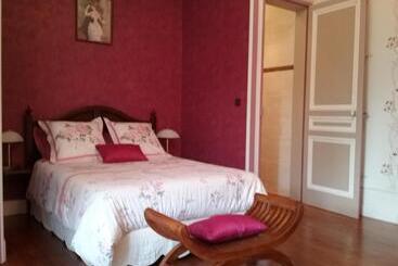 مبيت وإفطار Château Des Marronniers