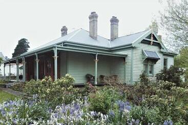 Bed and Breakfast Oakdene Heritage Accommodation