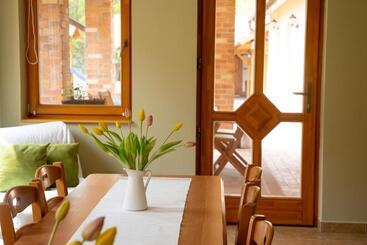 פנסיון Mézes Vendégház és Apiterápiás Központ