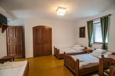 Majatalo Zsirai Guest House