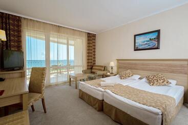 ホテル Dit Majestic Beach Resort