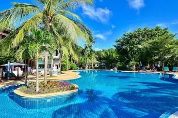 Hotel First Bungalow Beach Resort