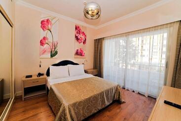 هتل Jasmine Court