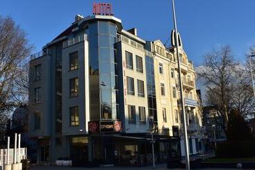 Family Hotel Opera Plaza Former City Mark