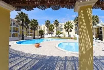 Praia Da Lota Resort - Beachfront Apartments