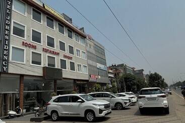 Hotel Treebo Jd Residency Mohali